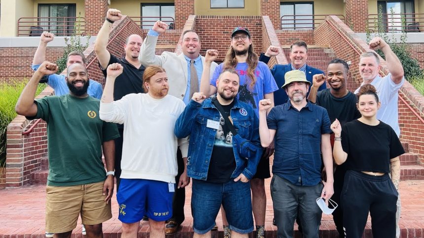 IAM CORE Members First US Apple Store to Unionize